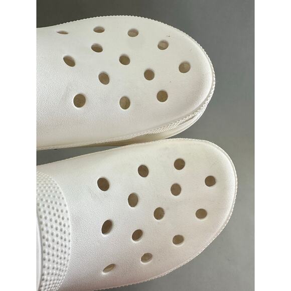 Crocs Classic Bae Clog in White Size 9 - Picture 16 of 16